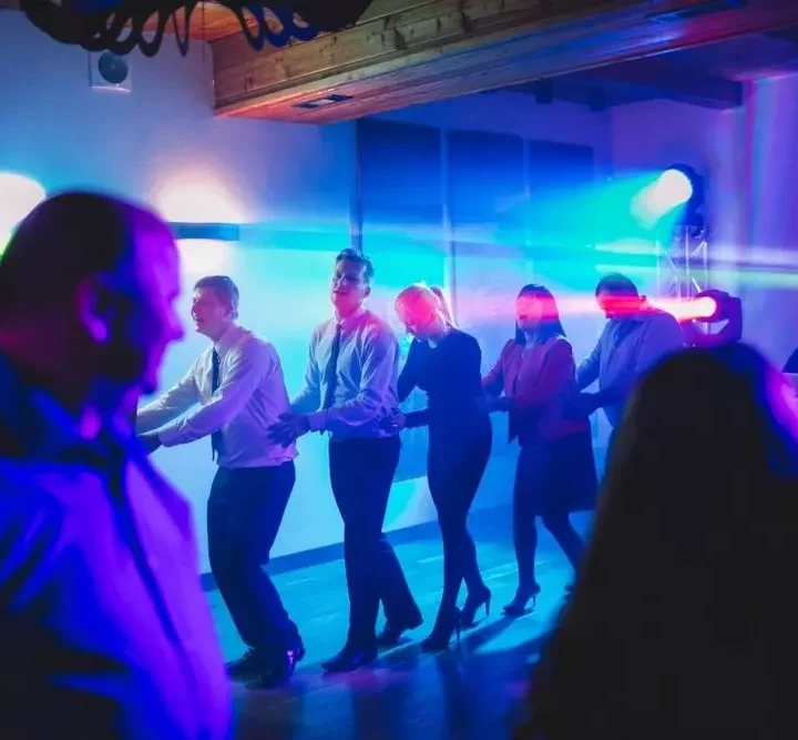 Melodia miłości – rola profesjonalnego dj-a w kreowaniu nastroju podczas wesela